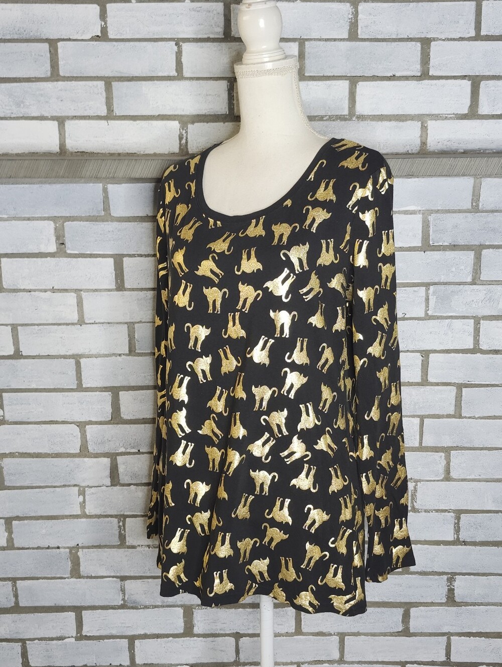 No Boundaries Black Long-Sleeve Tunic with Gold Foil Cat Motif